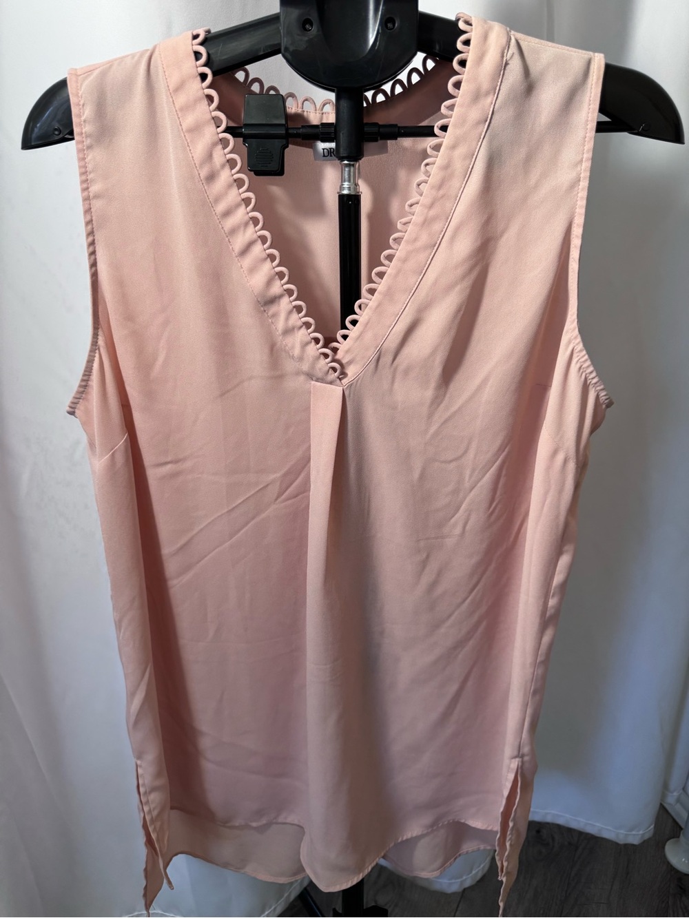 DR2 Blush Pink V-Neck Sleeveless Camisole with Loop Trim